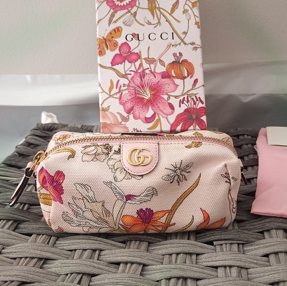 Like New Gucci Flora Canvas Small Cosmetics Pouch w Box & Dust Bag! Pink - Picture 2 of 3